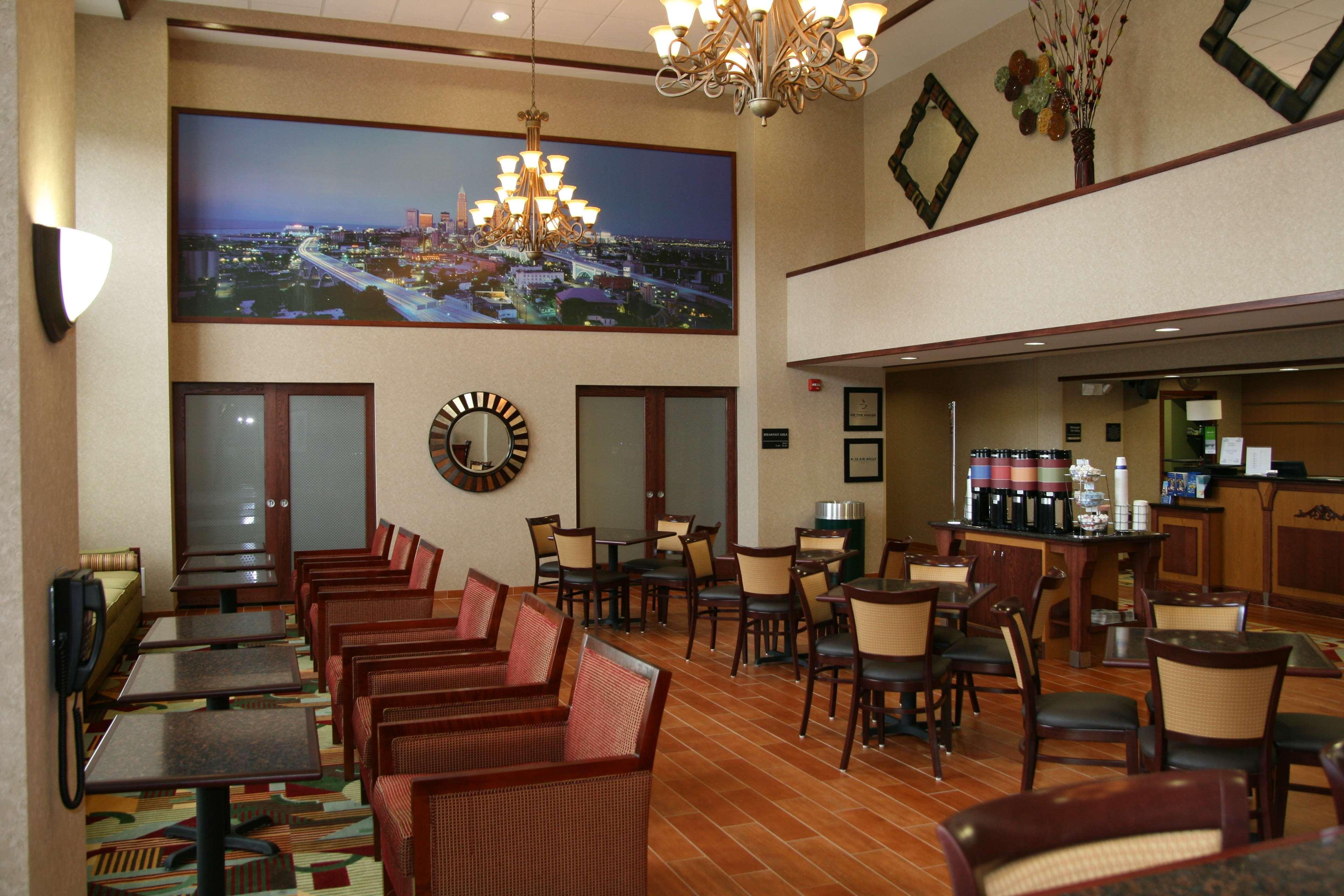 Hampton Inn & Suites Cleveland-מנטור מסעדה תמונה